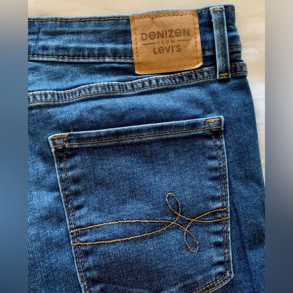 NWOT Denizen from Levis High Rise Ankle Straight Leg Jeans Size 8 - Picture 8 of 9